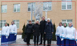 В г.о.Красногорск на территории роддома открыли памятник Матери