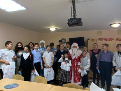 Общественная палата приняла участие в акция «ДАРИМ ДЕТЯМ ПОДАРКИ»