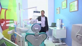 Радий Хабиров и Дмитрий Харатьян открыли стоматологический кабинет в школе №9