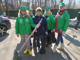 Член Общественной палаты приняла участие в субботнике по уборке территории на Ивановских прудах.