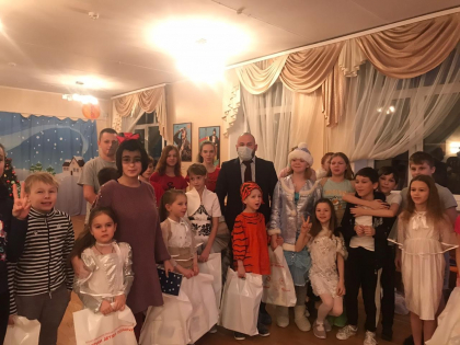 Продолжается новогодняя акция «Дарим детям подарки!»